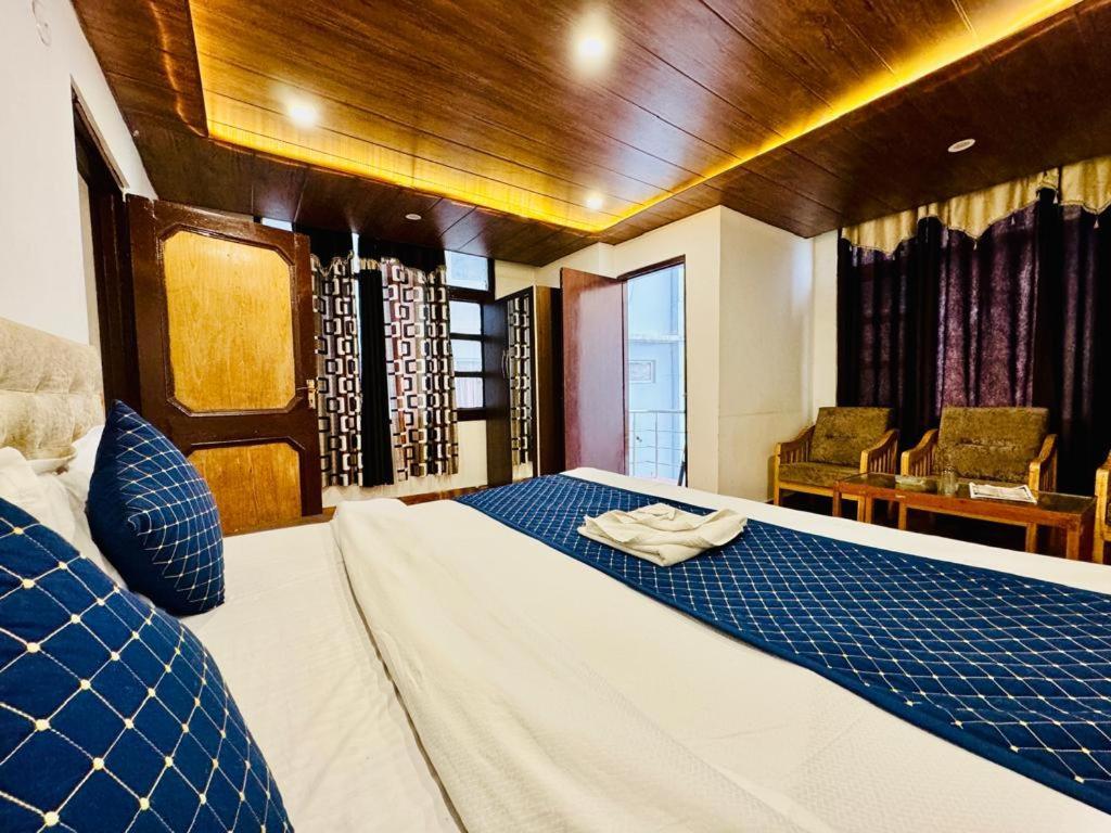 The Royal Majestic Mountain View Hotel Manali  Exterior photo